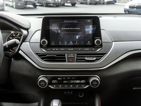 Used 2024 Nissan Altima 2.5 SR image 17