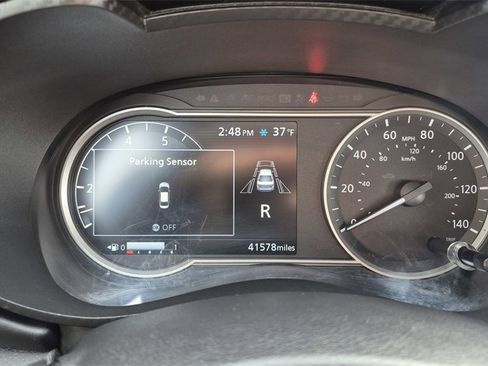 Used 2023 Nissan Versa SR w/ Trunk Package image 19