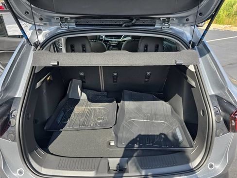 New 2026 Chevrolet Trax ACTIV w/ Sunroof Package FWD image 13