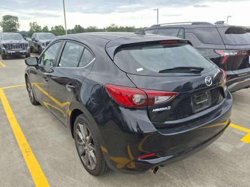 Used 2018 MAZDA MAZDA3 Touring FWD image 5