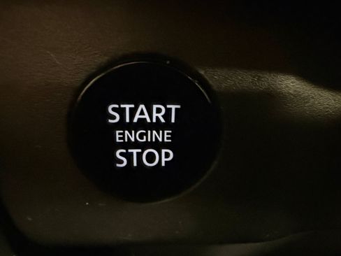 Used 2024 Nissan Rogue S FWD image 30