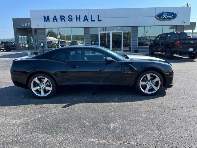 Used 2010 Chevrolet Camaro SS w/ RS Package RWD image 2
