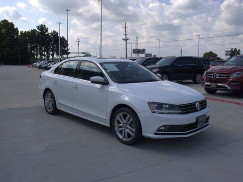 Used 2017 Volkswagen Jetta SEL image 6