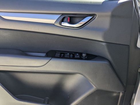 Used 2017 MAZDA CX-5 Sport image 9