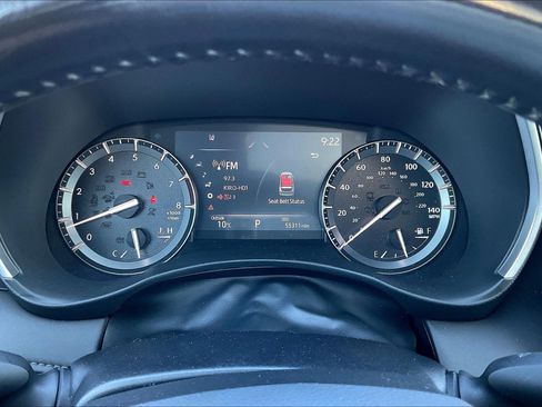 Used 2020 Toyota Highlander XLE image 19