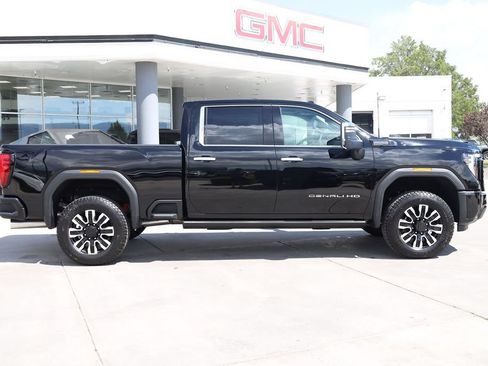 New 2026 GMC Sierra 3500 Denali Ultimate AWD/4WD image 7