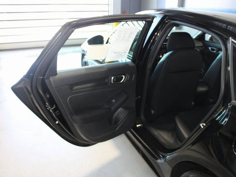 Used 2023 Honda Civic Sport image 17