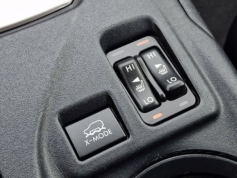 Used 2019 Subaru Crosstrek 2.0i Premium AWD/4WD image 23