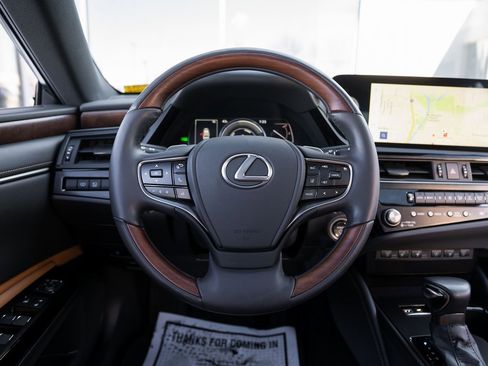 Used 2023 Lexus ES 300h Ultra Luxury image 30