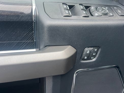 Used 2022 Ford F250 Platinum w/ Tremor Off-Road Package image 11