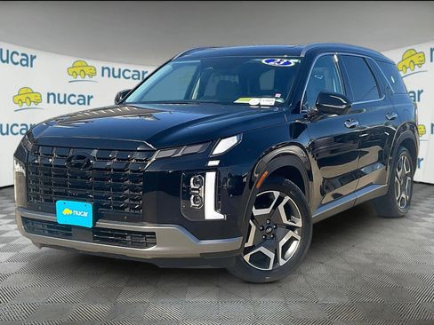 Used 2023 Hyundai Palisade SEL w/ Premium Package image 3