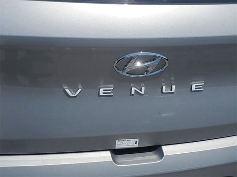 New 2025 Hyundai Venue SEL image 7