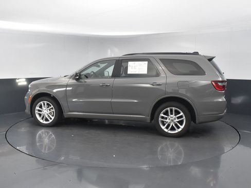 Used 2024 Dodge Durango GT image 3