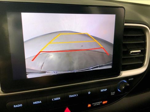 Used 2025 Hyundai Venue SEL image 21