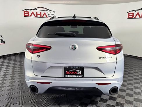 Used 2020 Alfa Romeo Stelvio Ti Sport w/ Quick Order Package 22S Sport AWD/4WD image 5