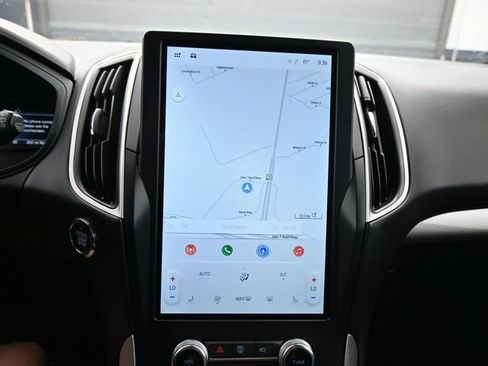 Used 2024 Ford Edge SEL image 17