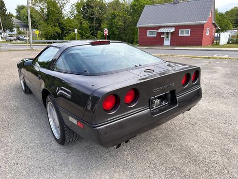 Used 1989 Chevrolet Corvette Coupe RWD image 12