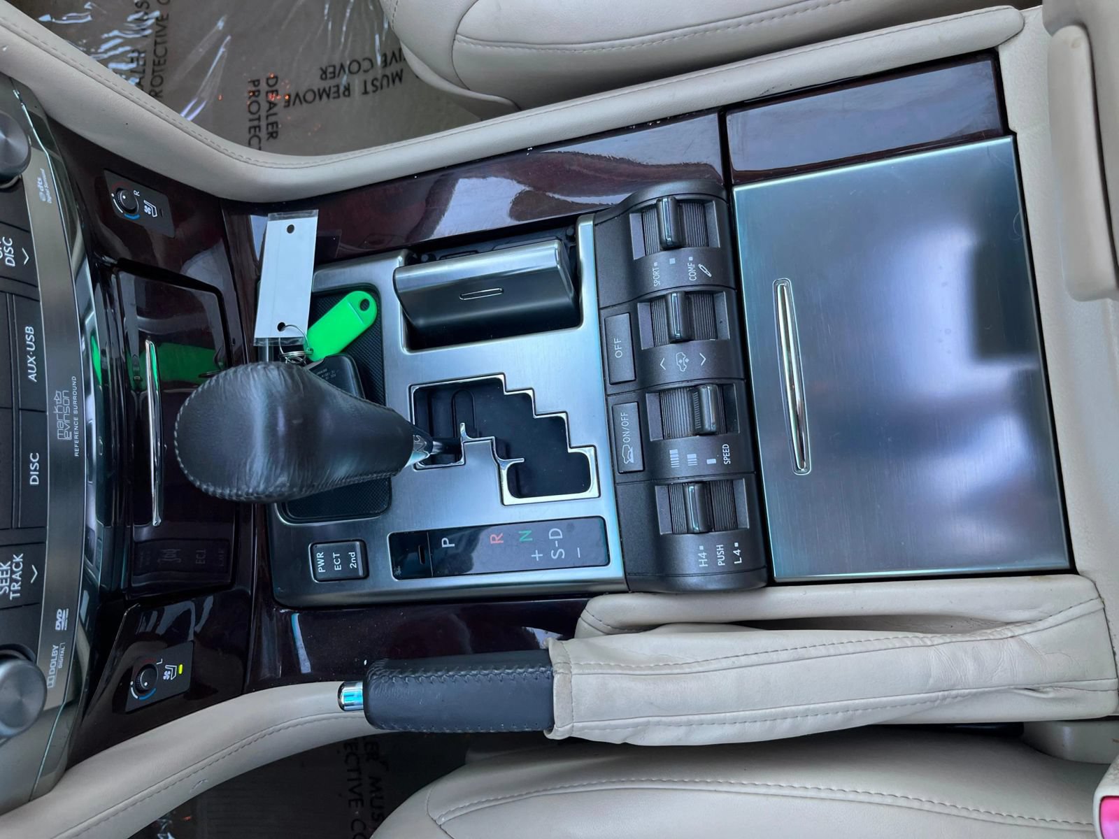 Used 2011 Lexus LX 570 4WD w/ Luxury Pkg image 22