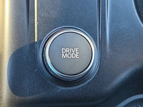 Certified 2025 Ford Explorer ST-Line w/ Premium Package image 21