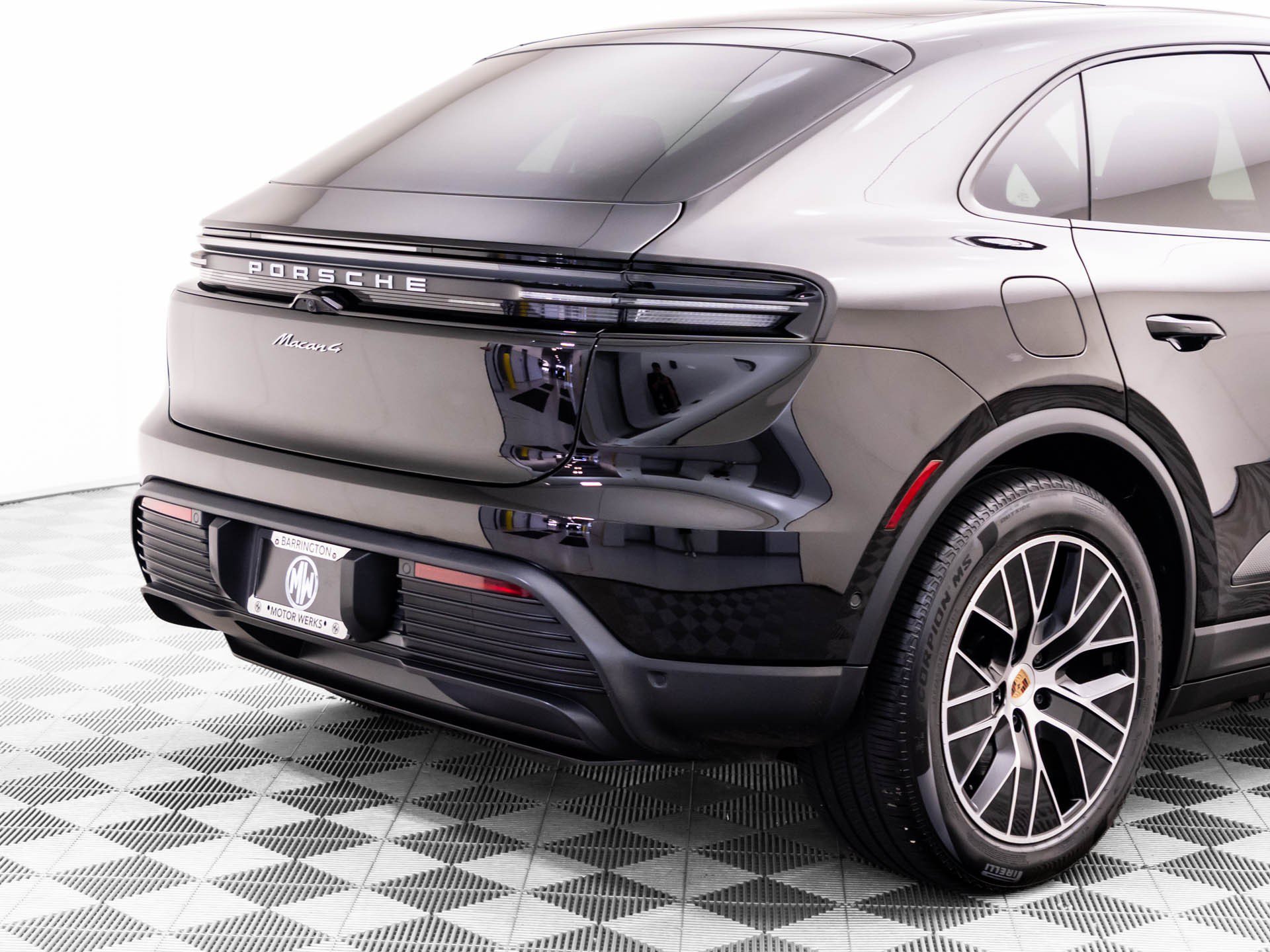Certified 2026 Porsche Macan 4 Electric AWD/4WD image 44