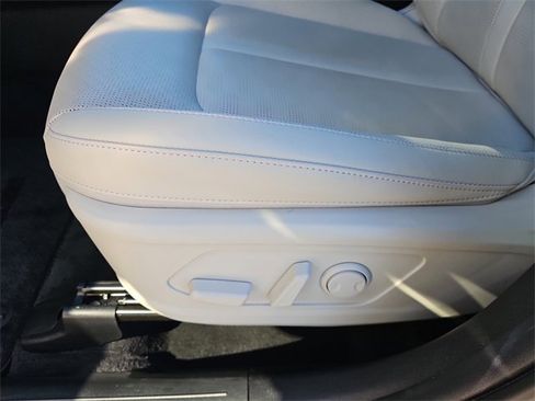 Certified 2025 Kia Sorento S image 16