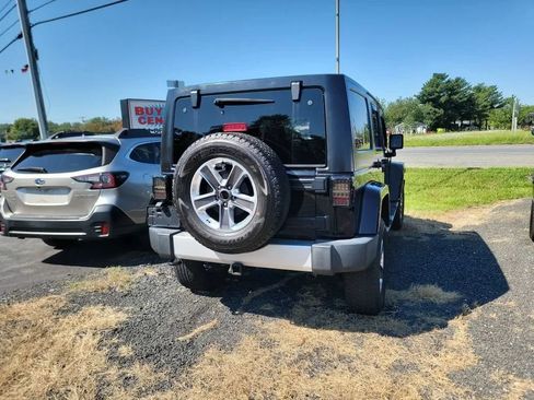 Used 2013 Jeep Wrangler Unlimited Sahara w/ Connectivity Group AWD/4WD image 3