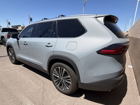 Used 2026 Toyota Grand Highlander AWD Hybrid image 9