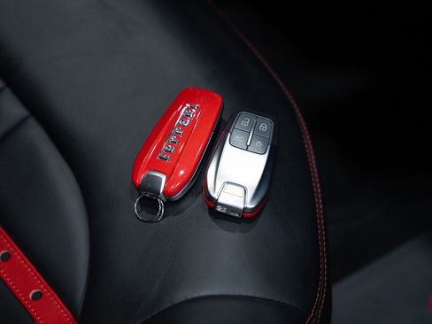 Used 2018 Ferrari 488 Spider image 30