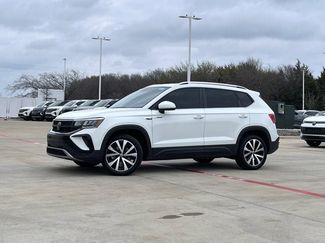 Used 2023 Volkswagen Taos SE video 1