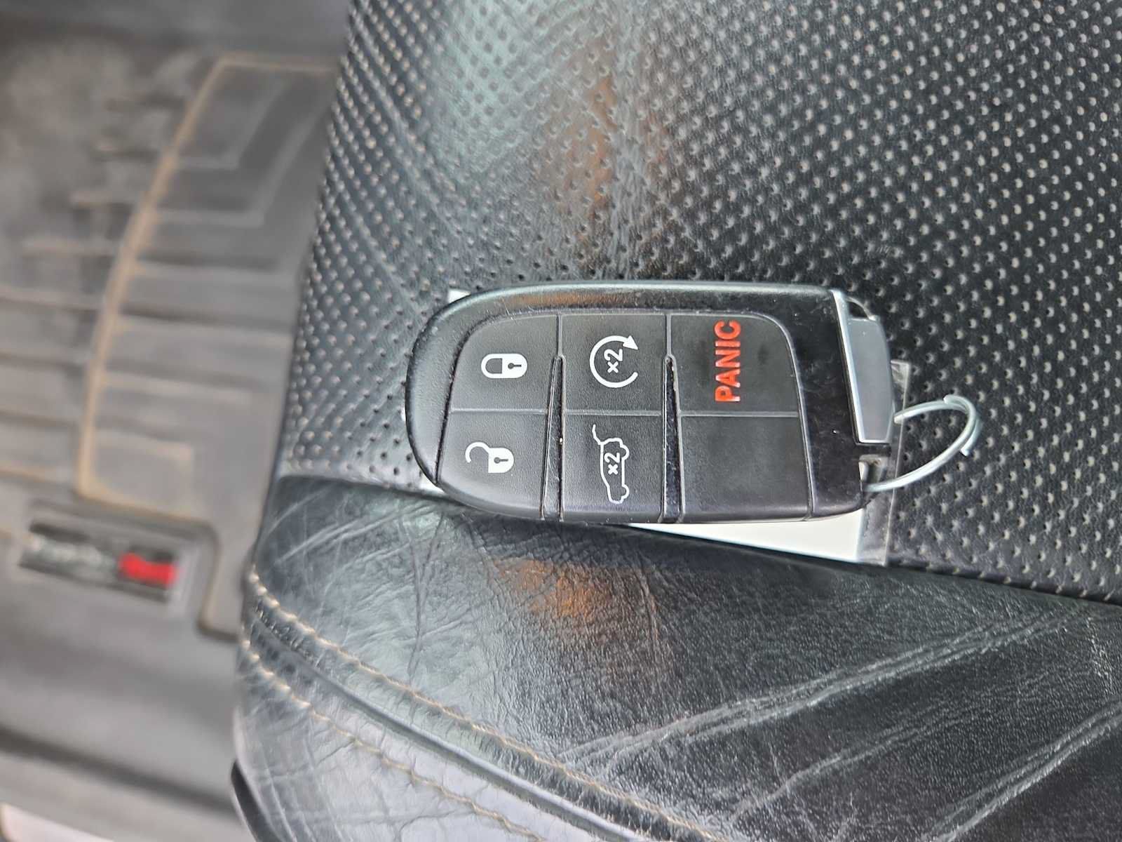 Used 2014 Jeep Grand Cherokee Overland AWD/4WD image 28