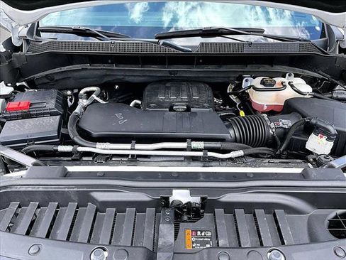 Used 2025 Chevrolet Silverado 1500 LT image 11