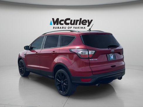 Used 2018 Ford Escape SE w/ SE Sport Appearance Package AWD/4WD image 4
