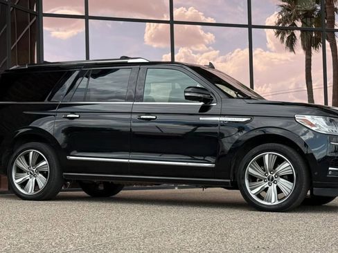 Used 2018 Lincoln Navigator L Reserve image 17