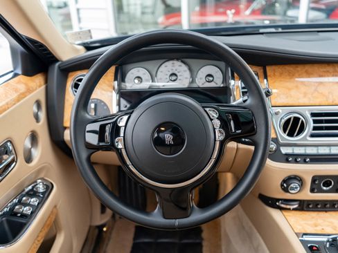 Used 2017 Rolls-Royce Ghost image 23