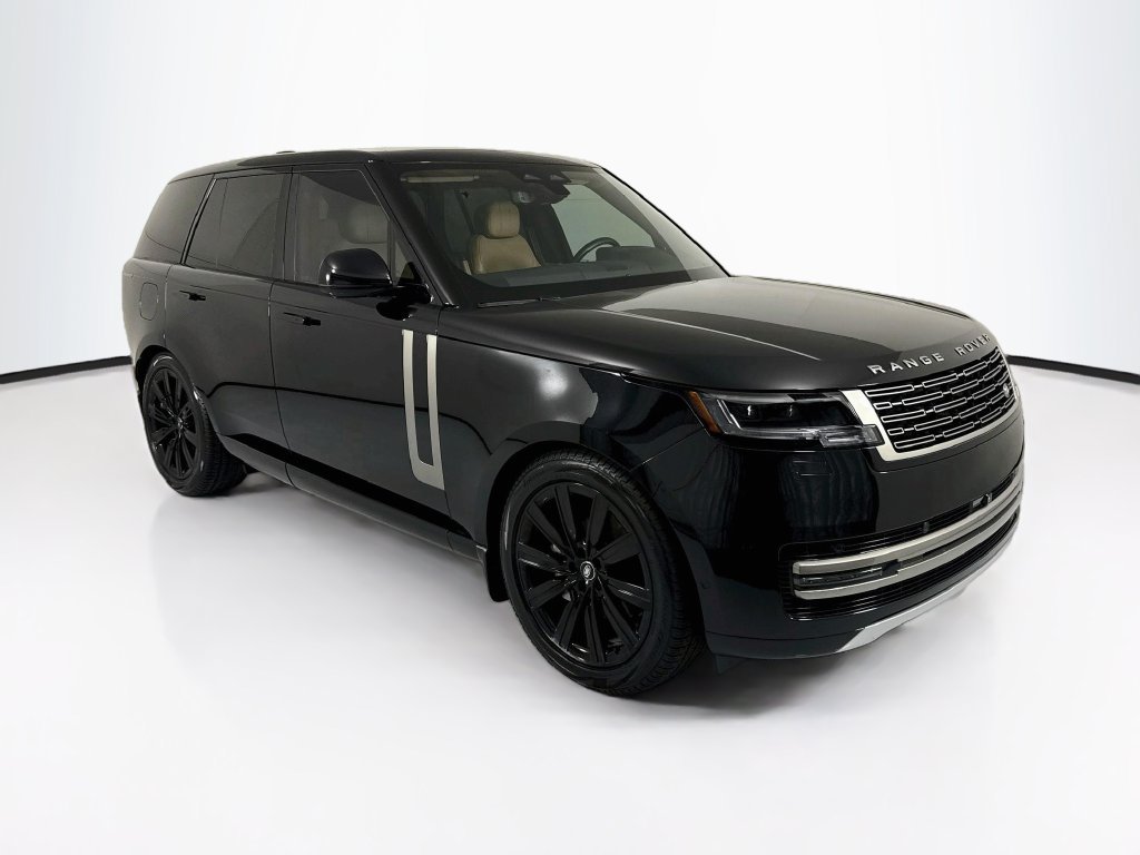 Used 2025 Land Rover Range Rover SE AWD/4WD image 3