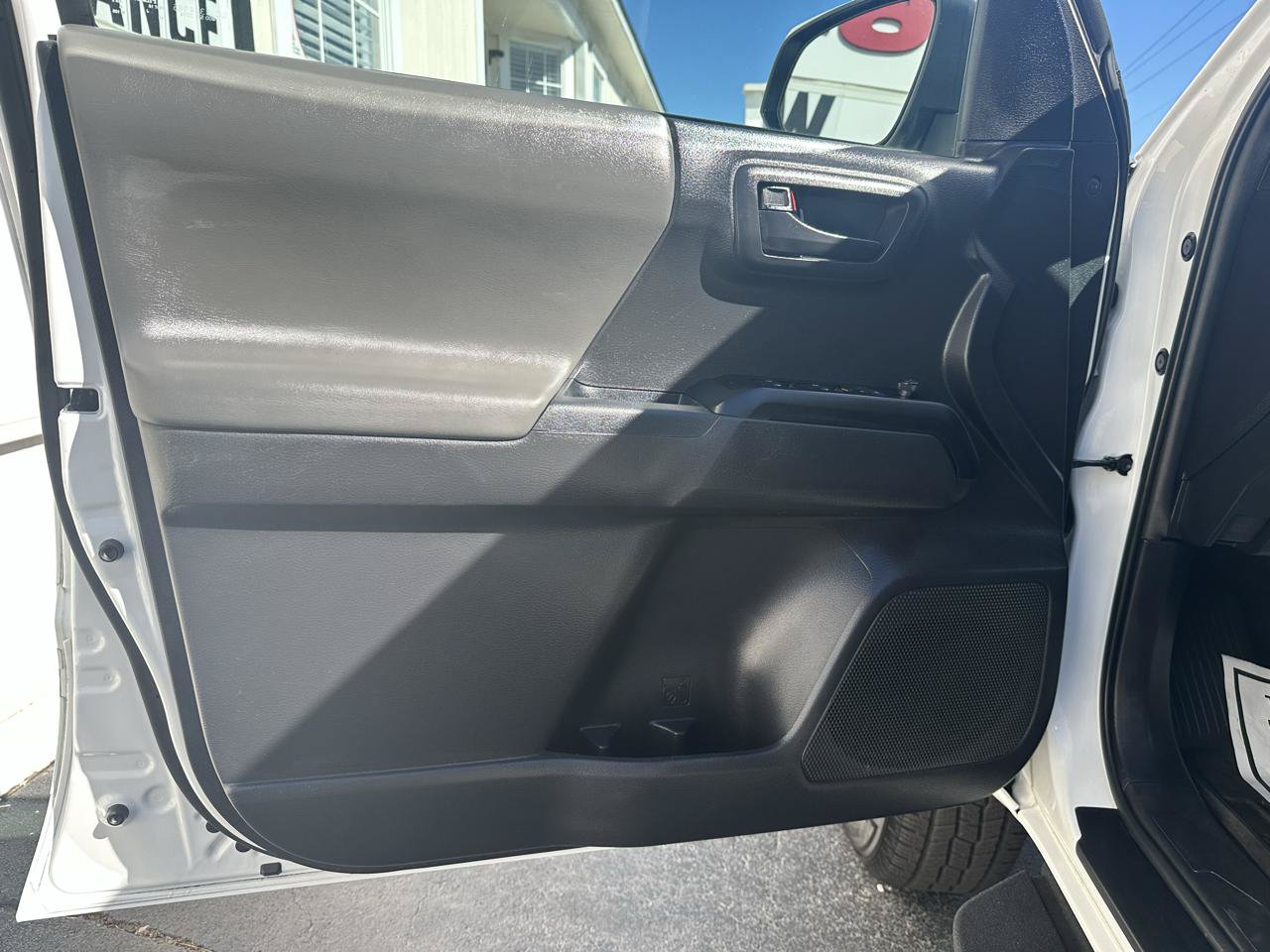 Used 2022 Toyota Tacoma SR AWD/4WD image 19