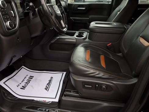 Used 2020 GMC Sierra 1500 AT4 w/ Off-Road Performance Package image 11