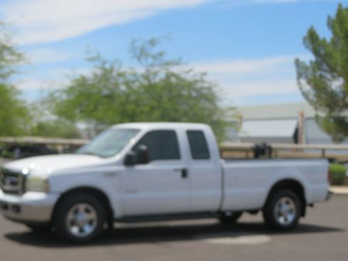 Used 2007 Ford F250 Lariat RWD image 1