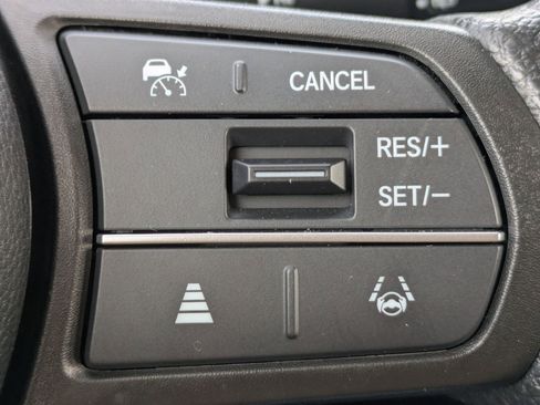 Used 2023 Honda HR-V LX image 14