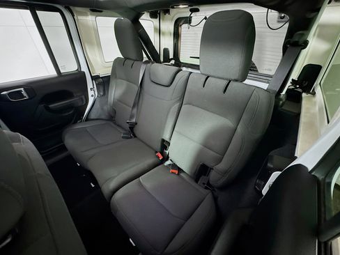 Used 2022 Jeep Wrangler Unlimited Sport w/ Sun And Sound Package image 24