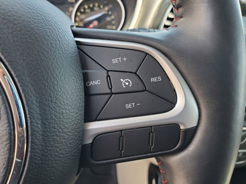 Used 2017 Jeep Compass Limited image 23