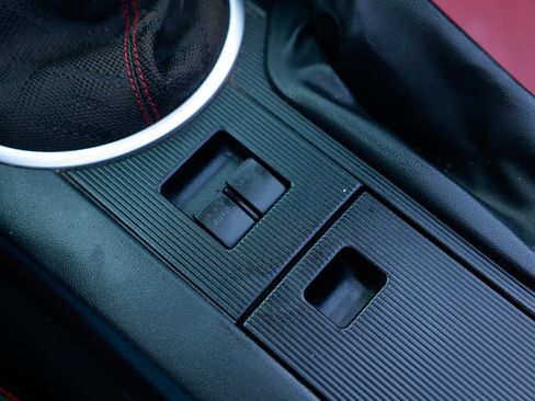 Used 2006 MAZDA MX-5 Miata Sport image 30