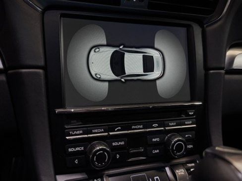 Used 2014 Porsche 911 Carrera 4S image 6