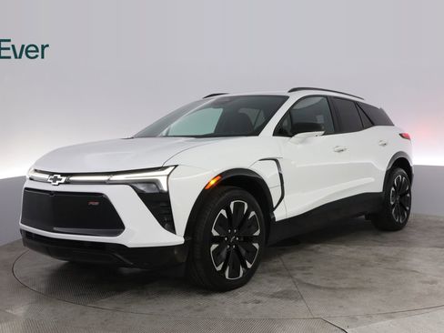 Used 2024 Chevrolet Blazer EV RS AWD/4WD image 2