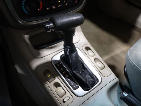 Used 2004 Saturn L-Series L300 image 24