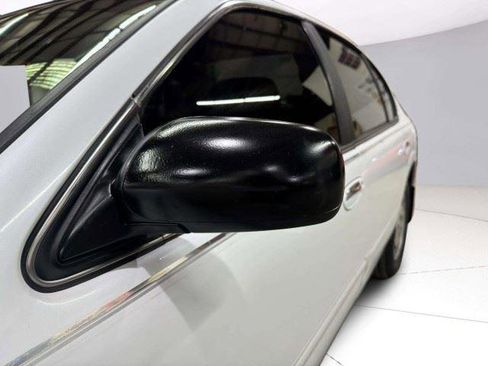 Used 1996 Nissan Maxima FWD image 11