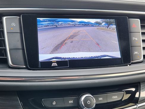 Certified 2024 Buick Enclave Essence image 18