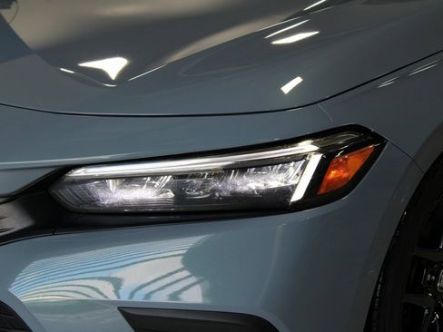 Used 2024 Honda Civic Sport image 2