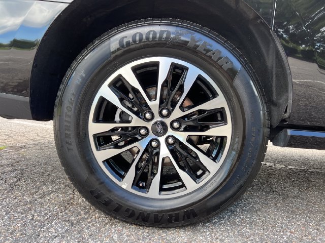 Certified 2025 Ford Expedition Max Platinum AWD/4WD image 14