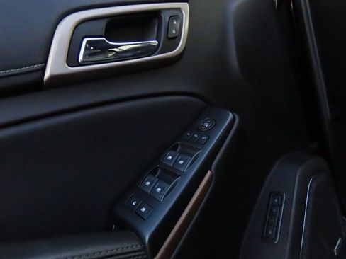 Used 2018 GMC Yukon XL Denali w/ Denali Ultimate Package image 25